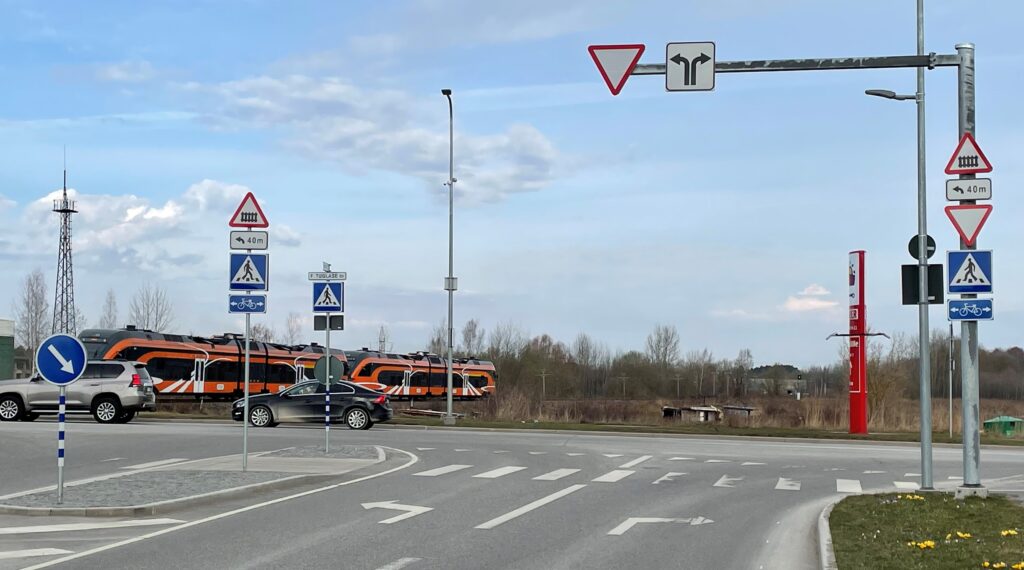 Liiklusmärgid, viidad
